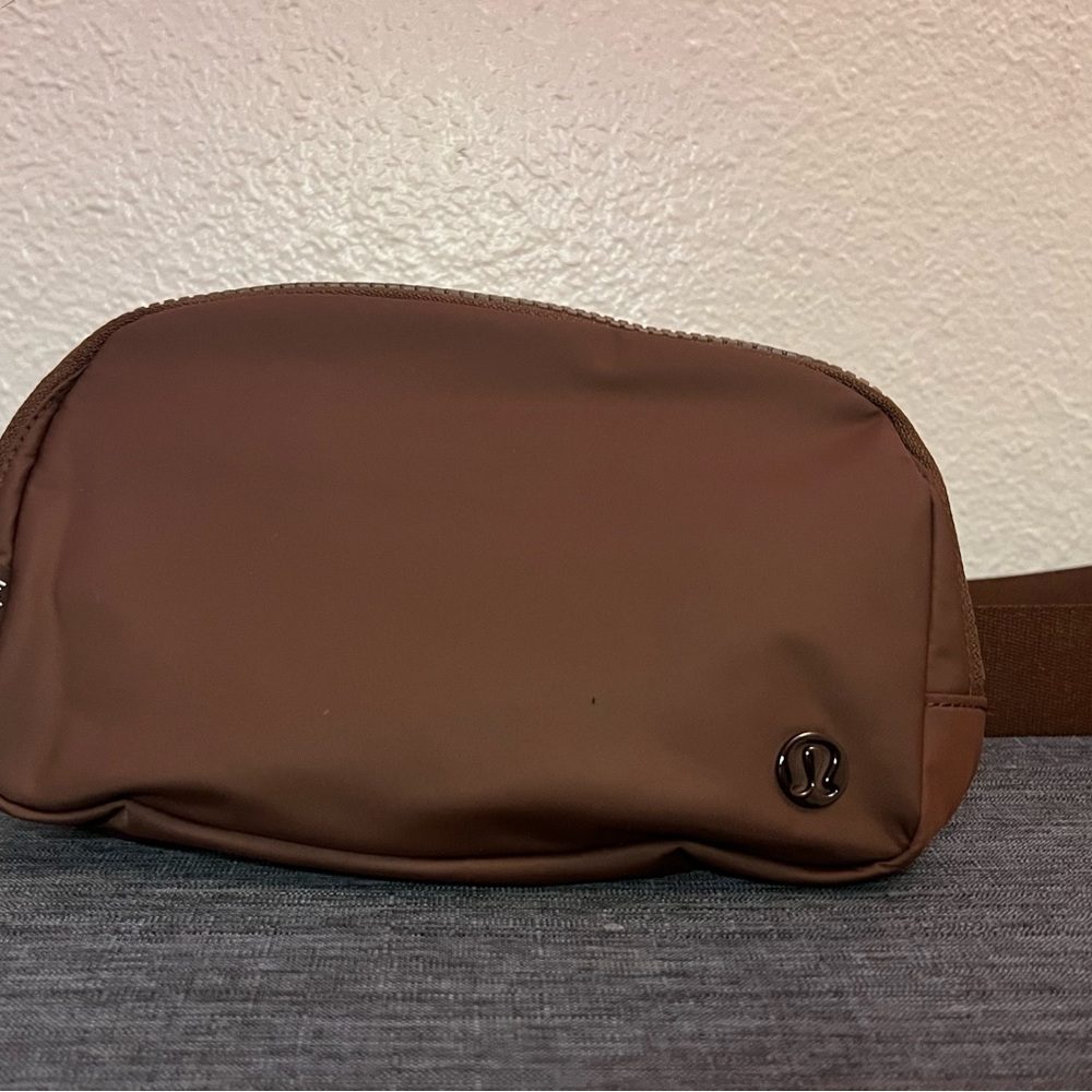 Lululemon Everywhere Belt Bag